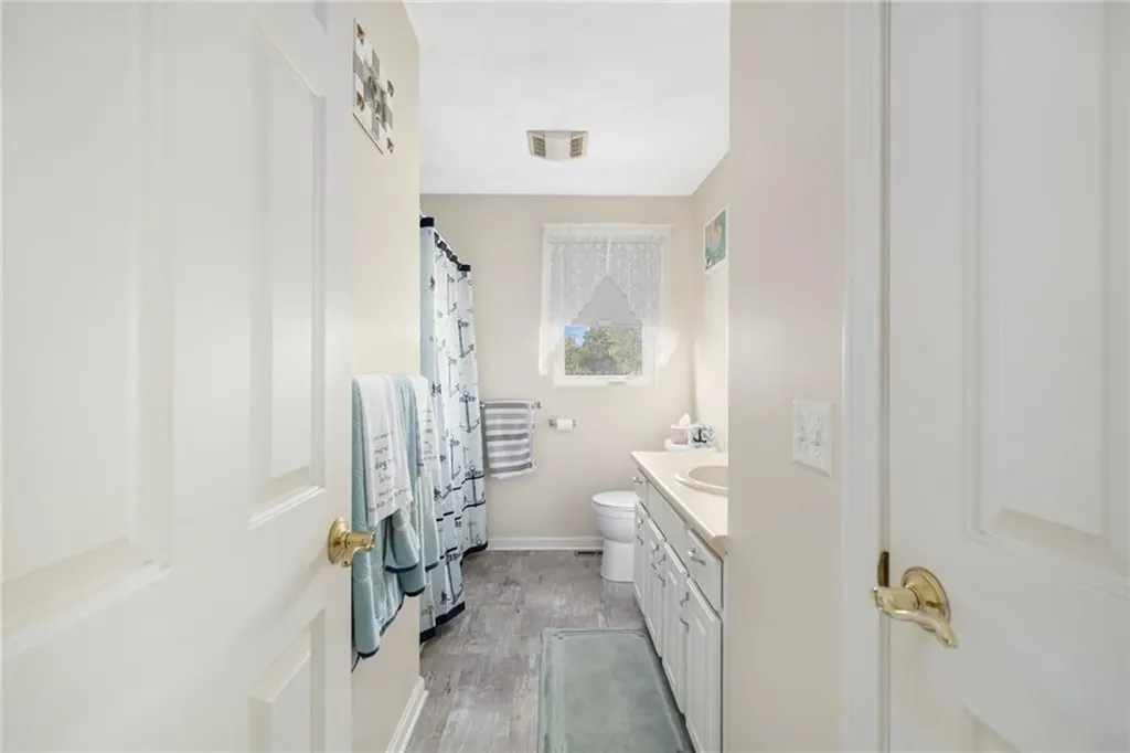 23 Hamlet Court Bristol RI 02809