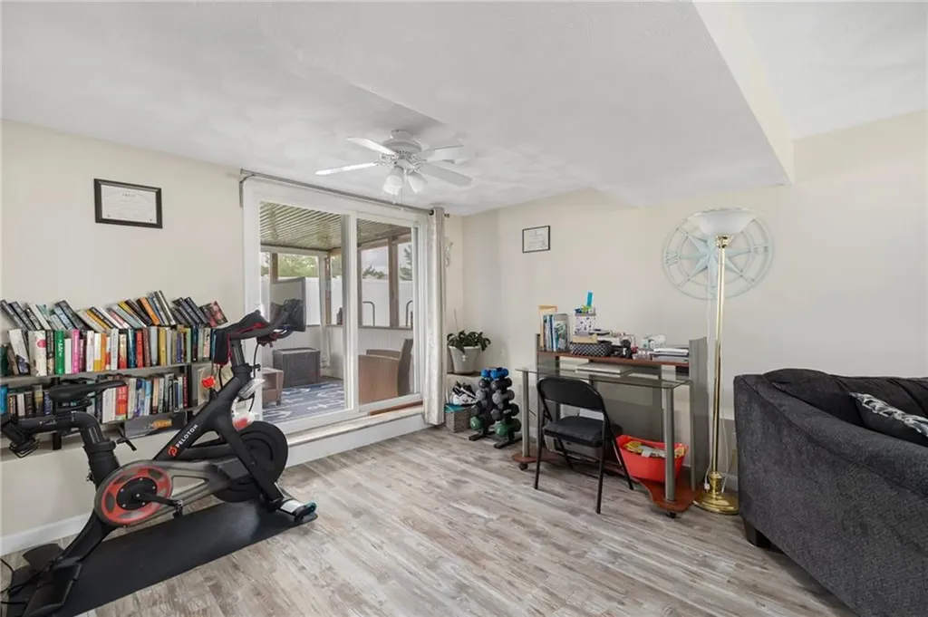 23 Hamlet Court Bristol RI 02809