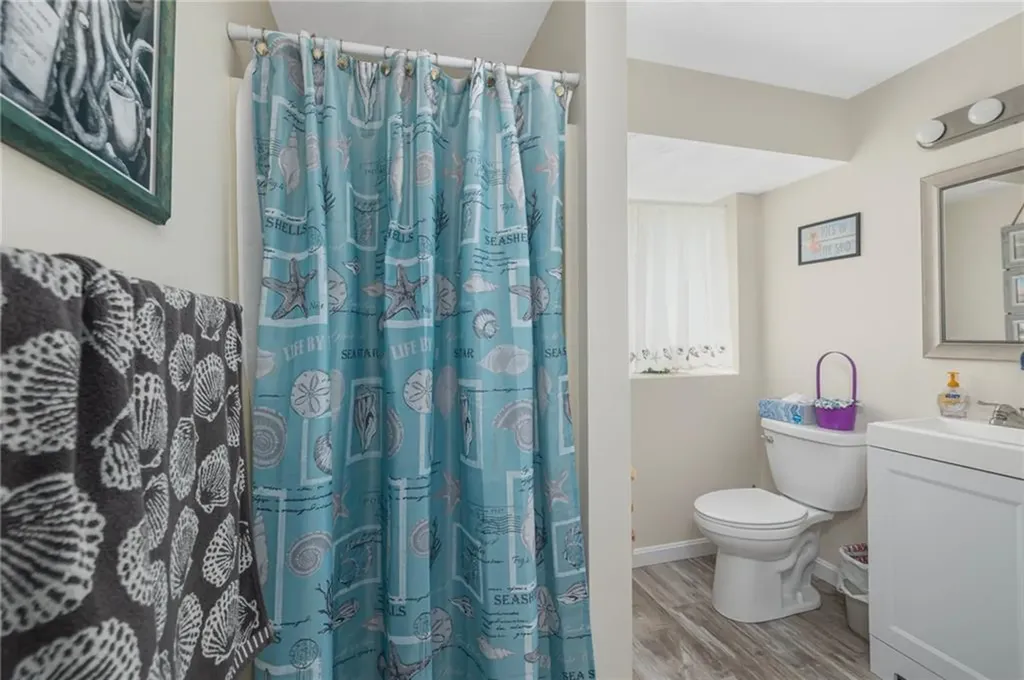 23 Hamlet Court Bristol RI 02809