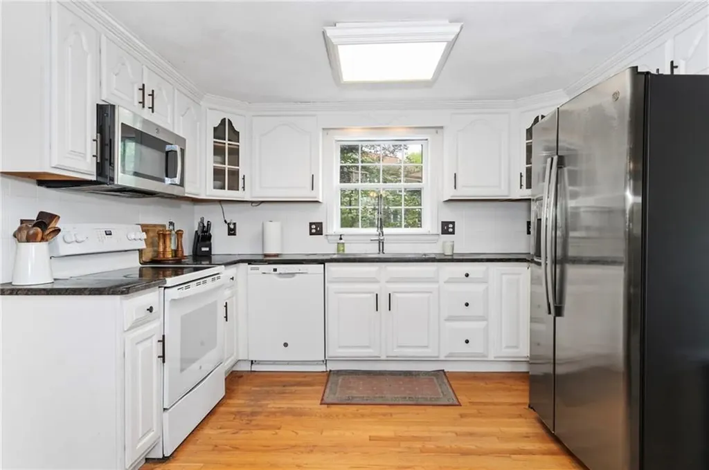 550 County Road Barrington RI 02806