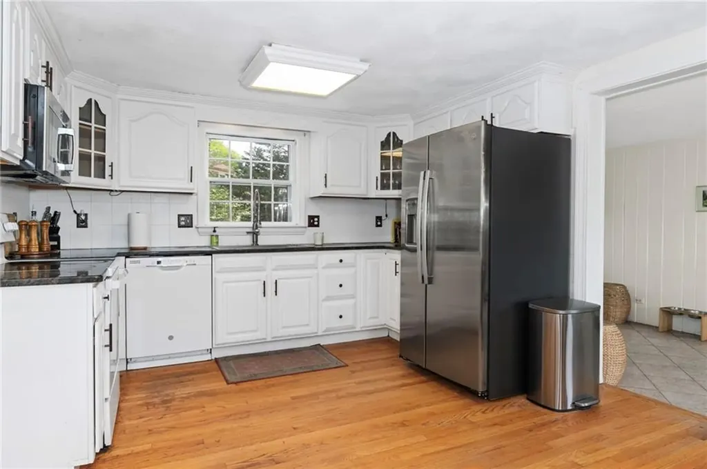 550 County Road Barrington RI 02806