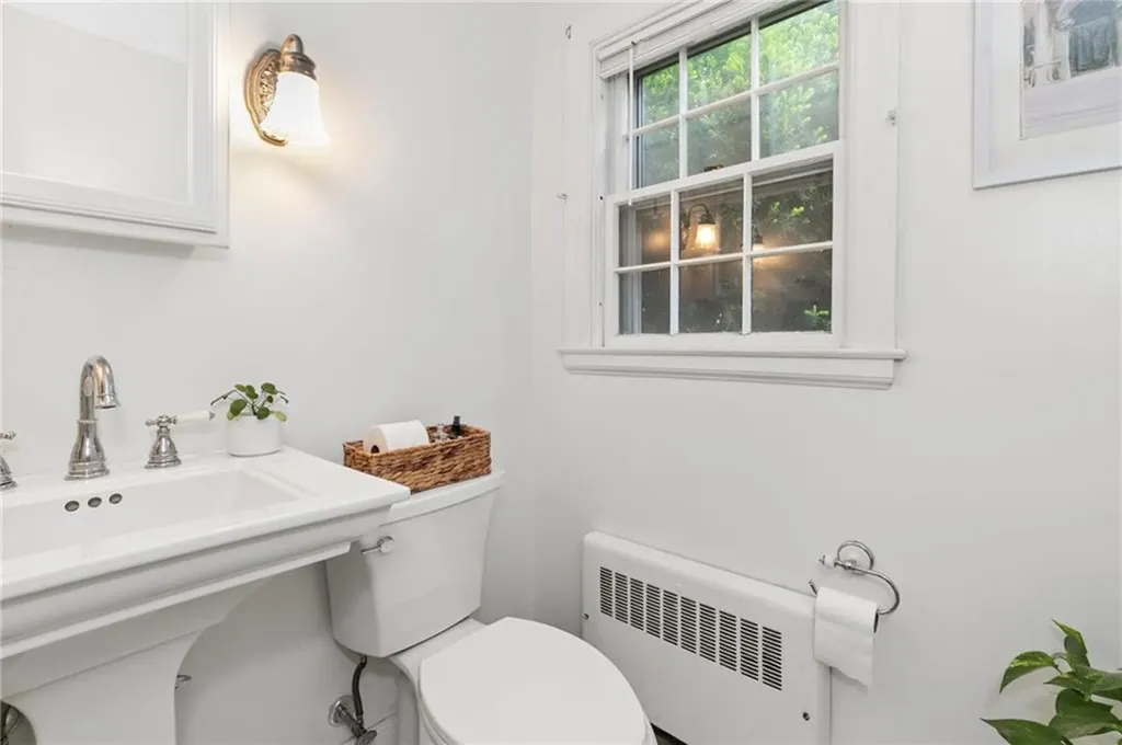 550 County Road Barrington RI 02806