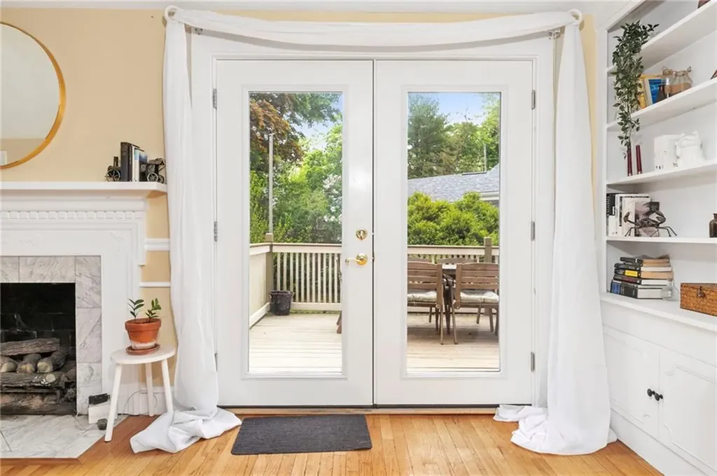 550 County Road Barrington RI 02806