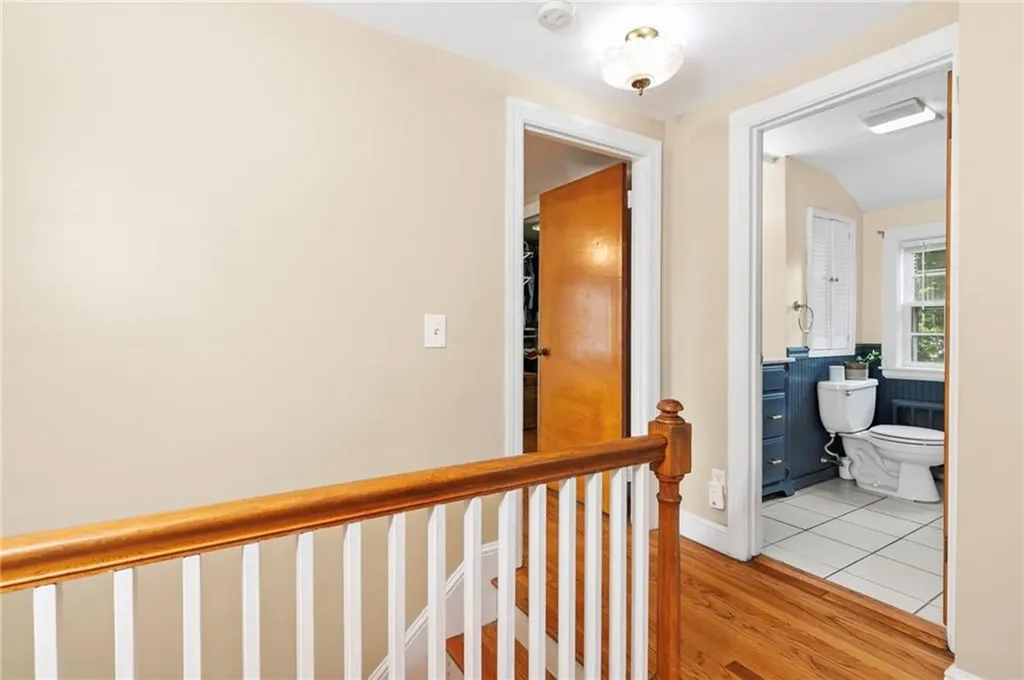 550 County Road Barrington RI 02806