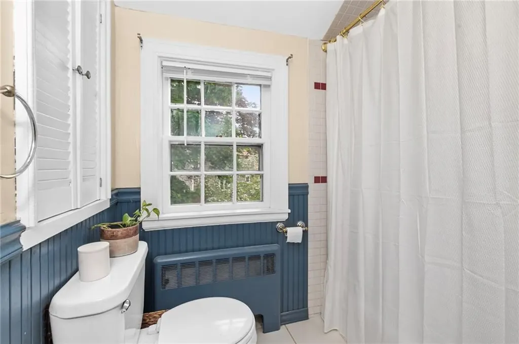 550 County Road Barrington RI 02806