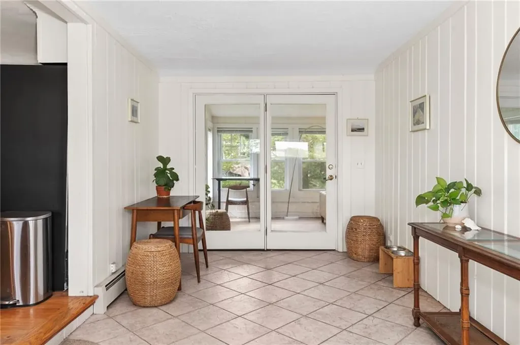 550 County Road Barrington RI 02806