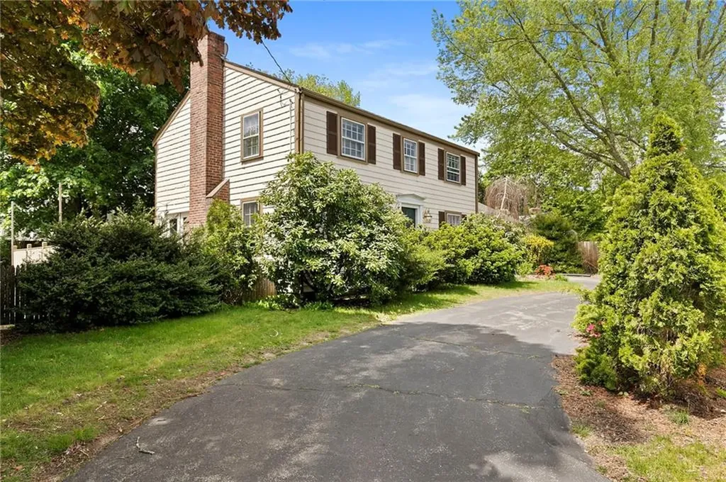 550 County Road Barrington RI 02806