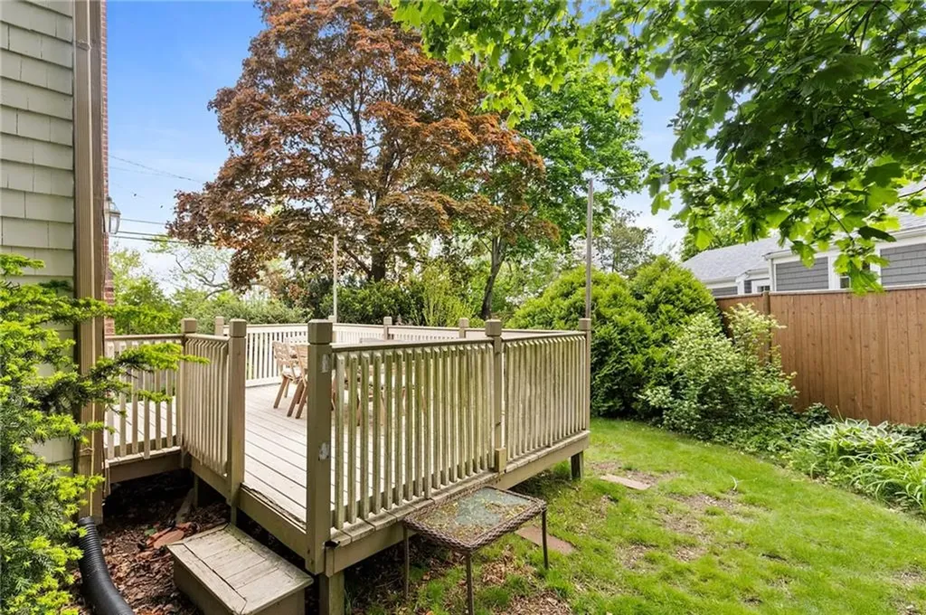 550 County Road Barrington RI 02806