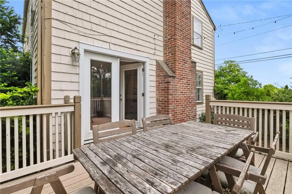 550 County Road Barrington RI 02806