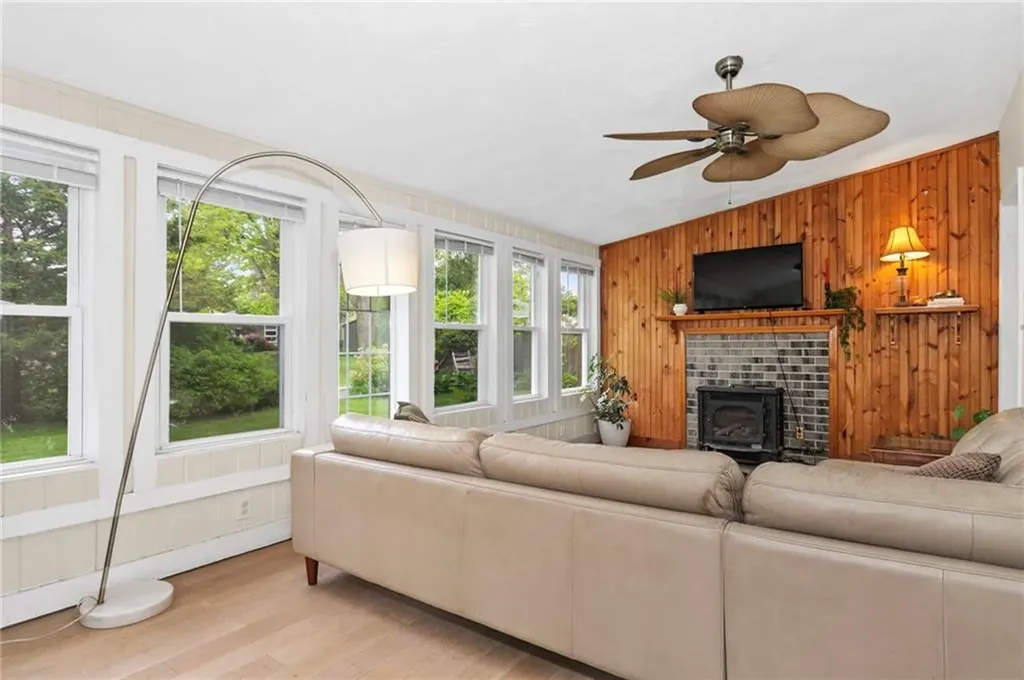 550 County Road Barrington RI 02806