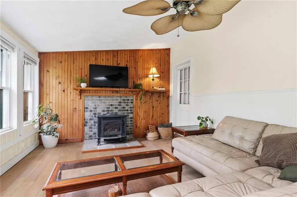 550 County Road Barrington RI 02806