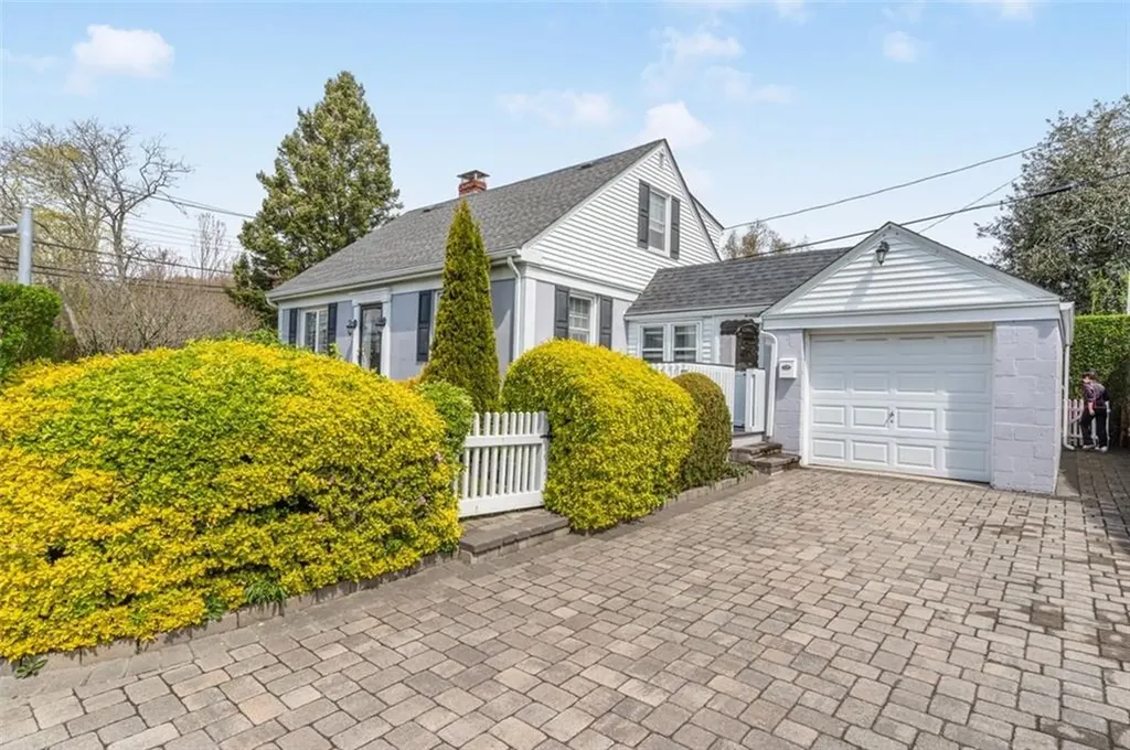 63 Admiral Kalbfus Road Newport RI 02840
