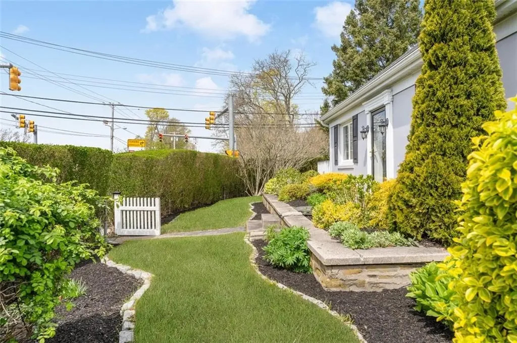 63 Admiral Kalbfus Road Newport RI 02840