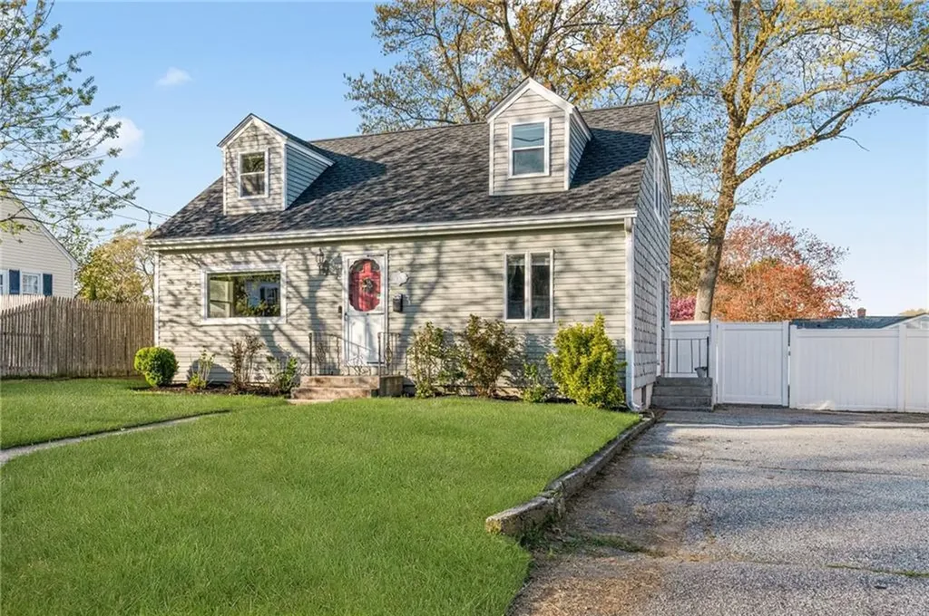 15 Columbia Avenue Coventry RI 02816