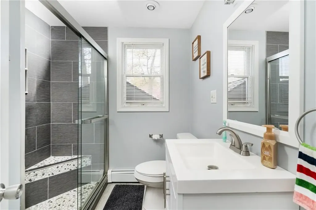 15 Columbia Avenue Coventry RI 02816