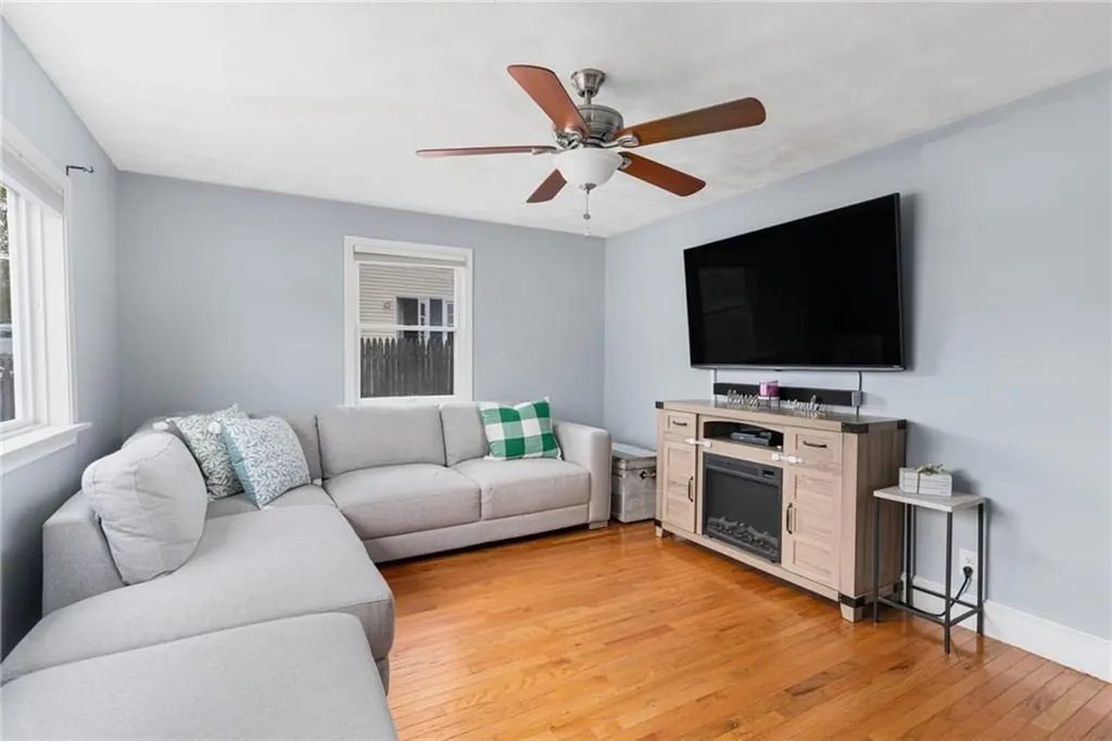 15 Columbia Avenue Coventry RI 02816