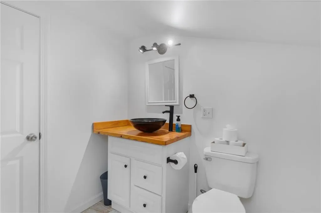 15 Columbia Avenue Coventry RI 02816
