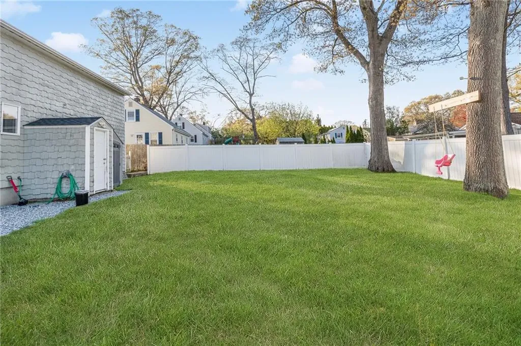 15 Columbia Avenue Coventry RI 02816