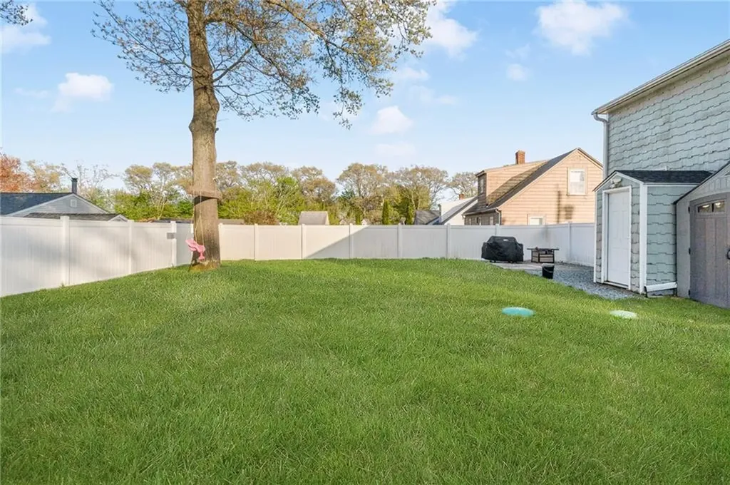 15 Columbia Avenue Coventry RI 02816