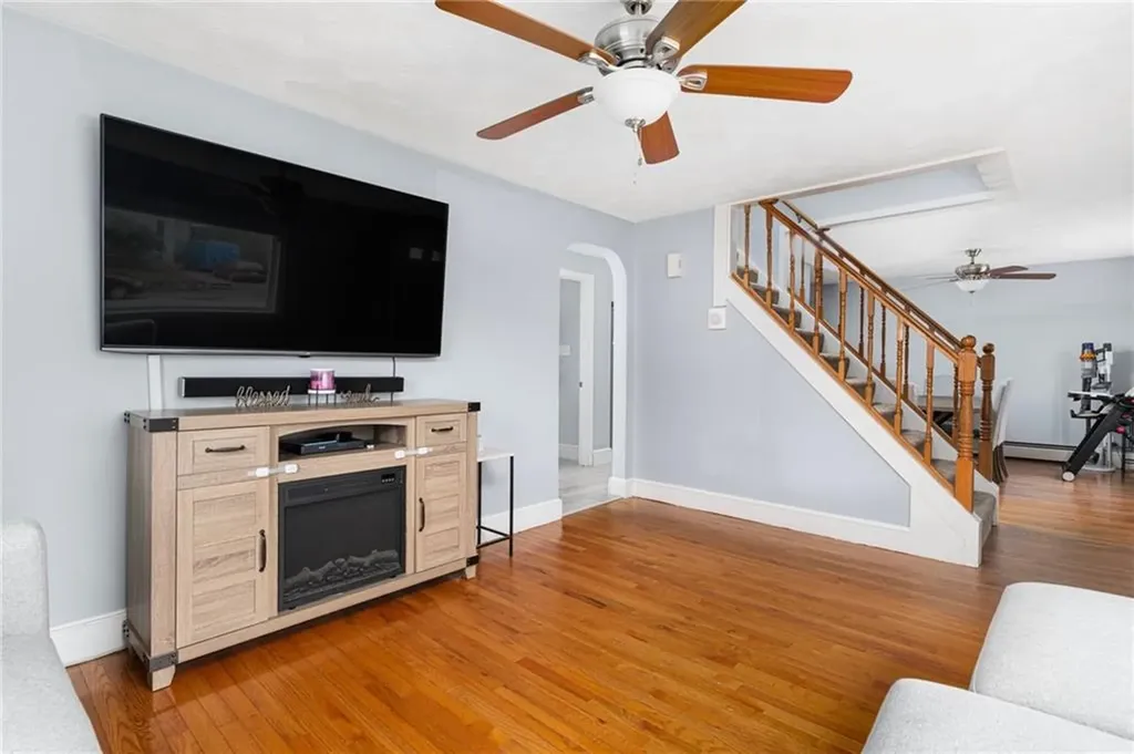 15 Columbia Avenue Coventry RI 02816