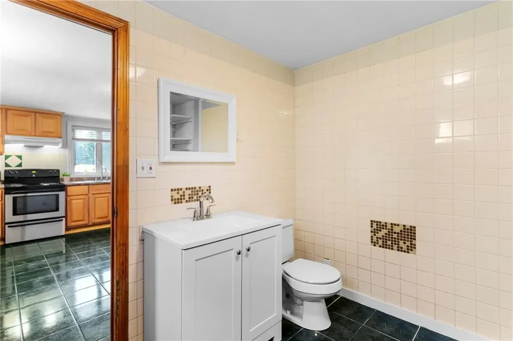 6 Baltimore Avenue Warren RI 02885