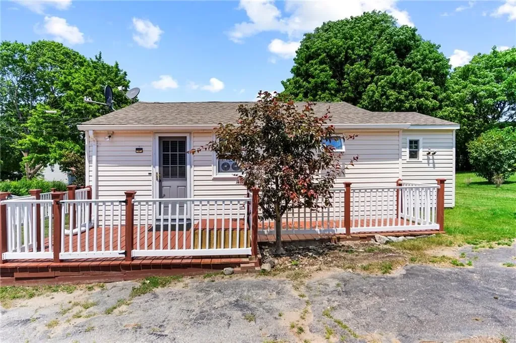 6 Baltimore Avenue Warren RI 02885