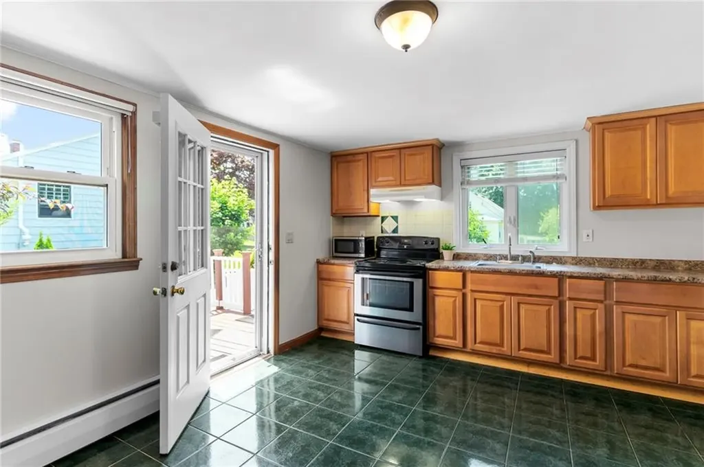 6 Baltimore Avenue Warren RI 02885