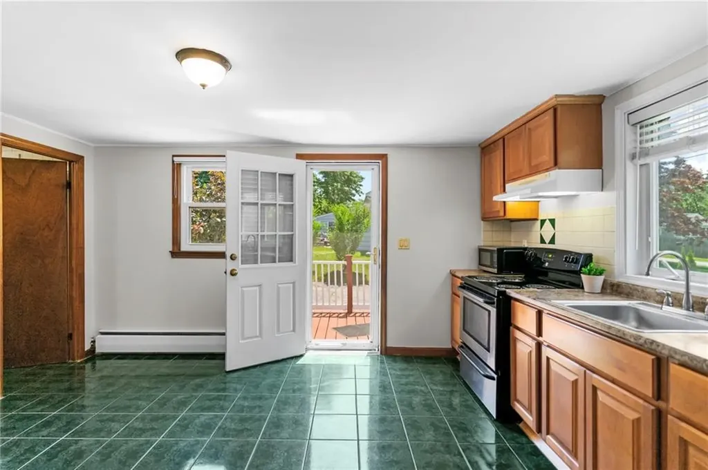 6 Baltimore Avenue Warren RI 02885