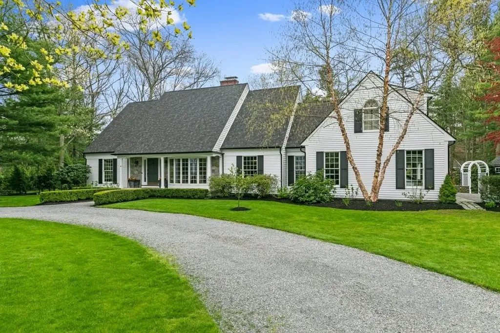 4 Deep Meadow Road Barrington RI 02806