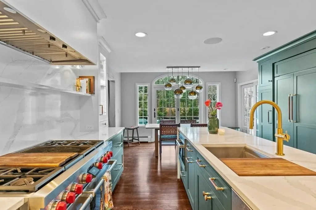 4 Deep Meadow Road Barrington RI 02806
