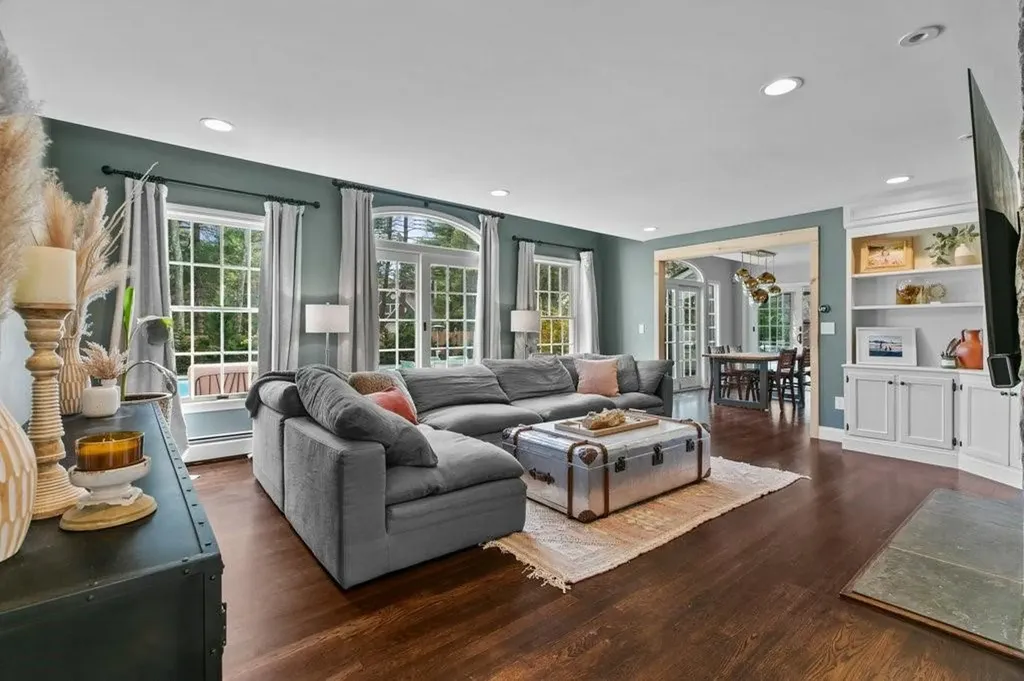 4 Deep Meadow Road Barrington RI 02806