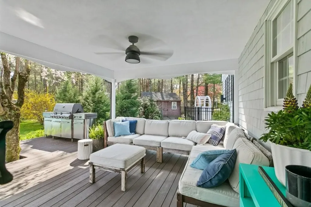 4 Deep Meadow Road Barrington RI 02806