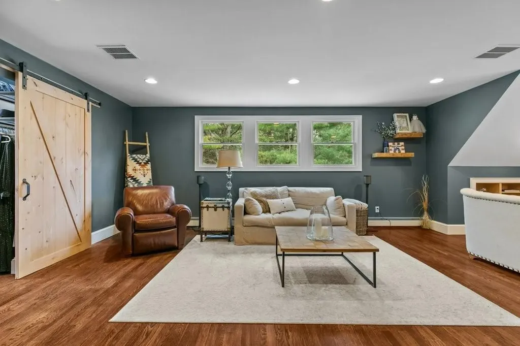4 Deep Meadow Road Barrington RI 02806