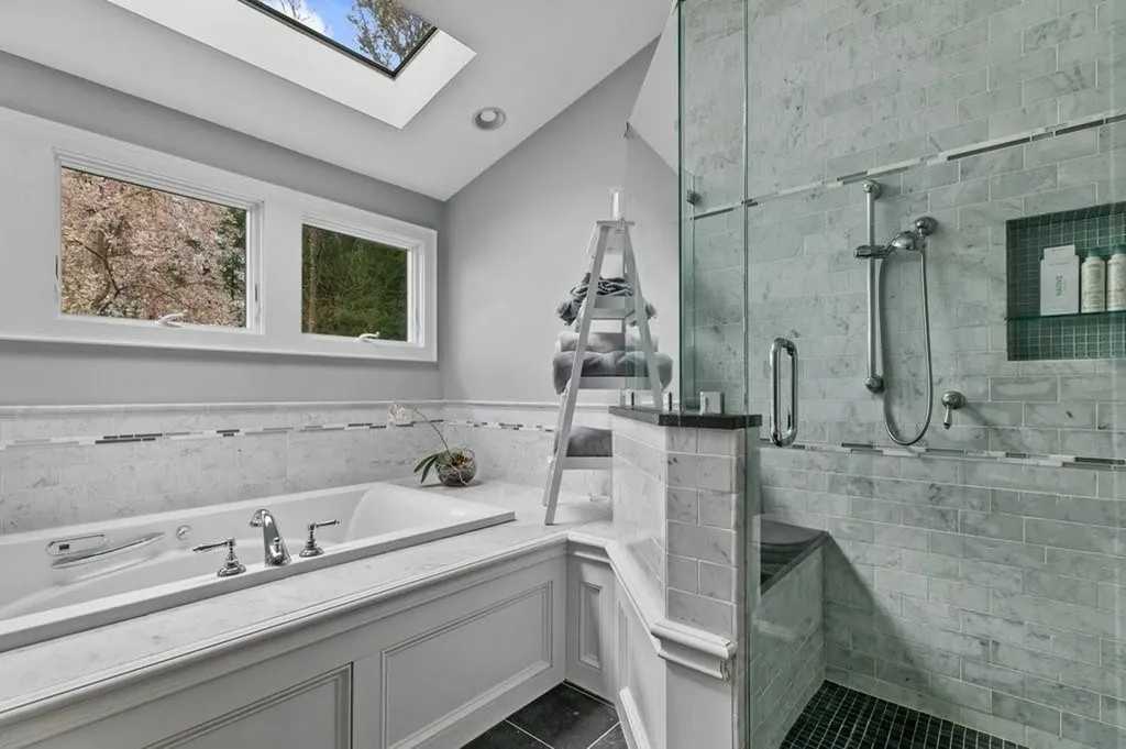 4 Deep Meadow Road Barrington RI 02806