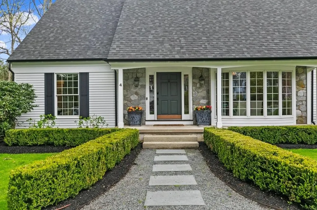 4 Deep Meadow Road Barrington RI 02806