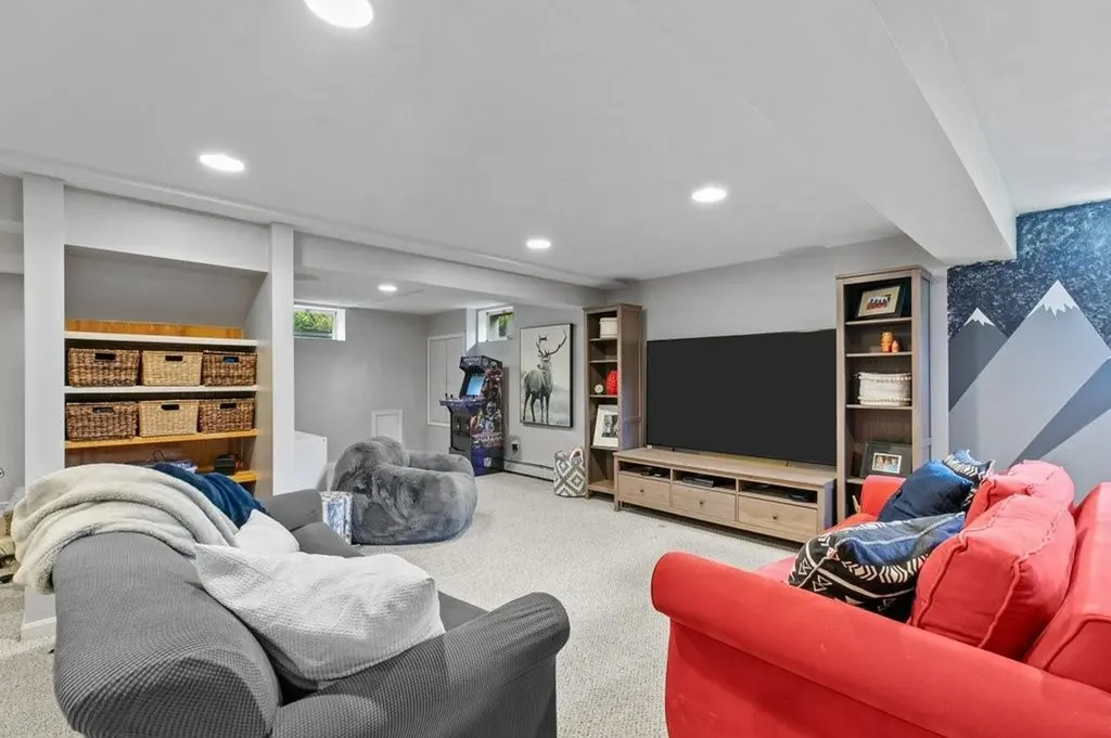 4 Deep Meadow Road Barrington RI 02806