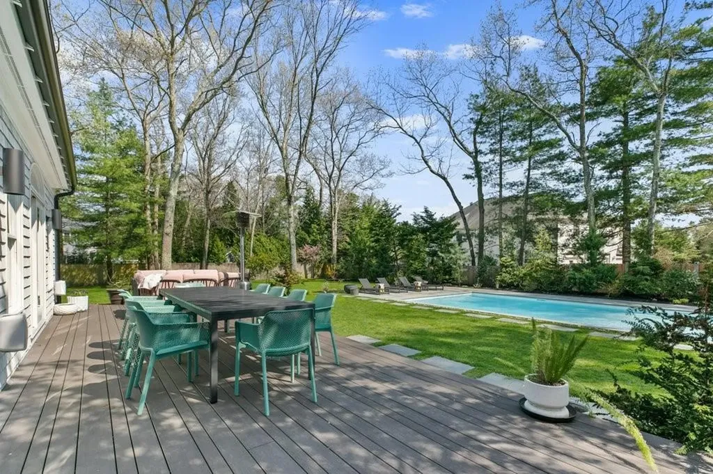 4 Deep Meadow Road Barrington RI 02806