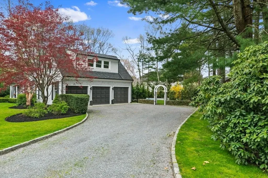 4 Deep Meadow Road Barrington RI 02806