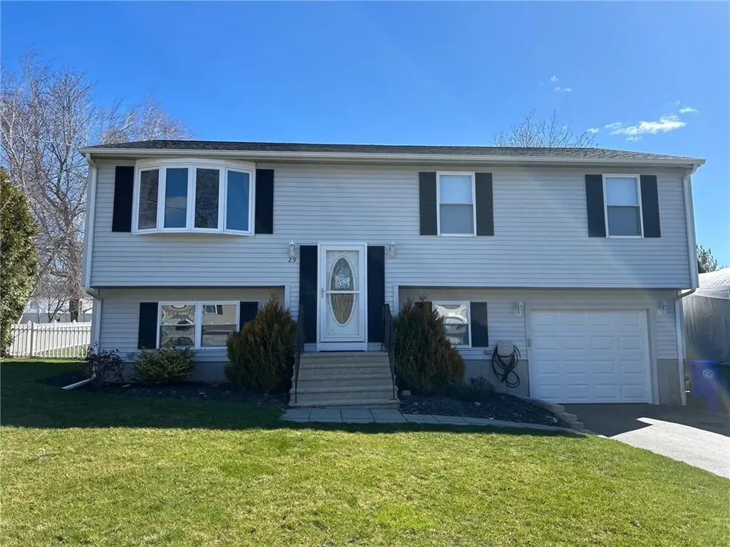 29 Hamlet Court Bristol RI 02809