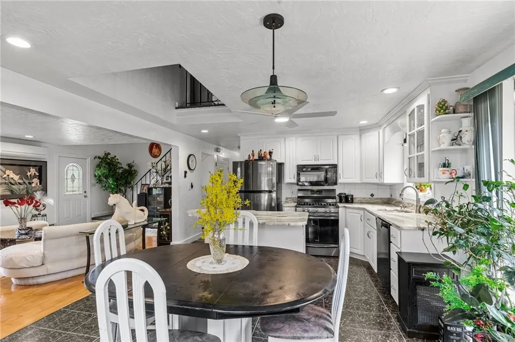 2405 Mendon Road Cumberland RI 02864