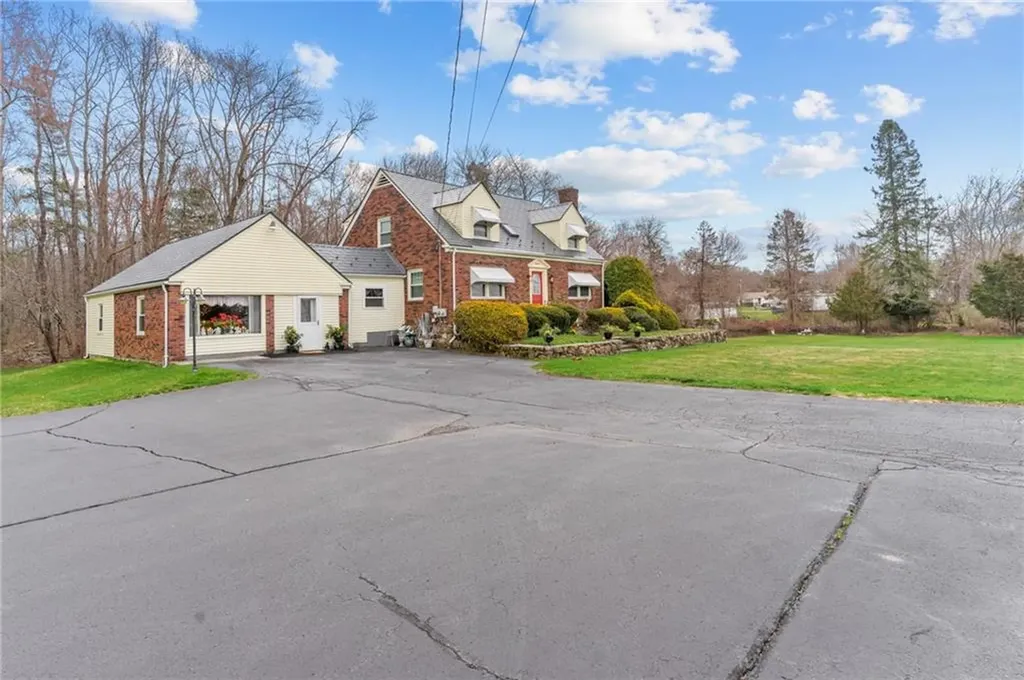 2405 Mendon Road Cumberland RI 02864