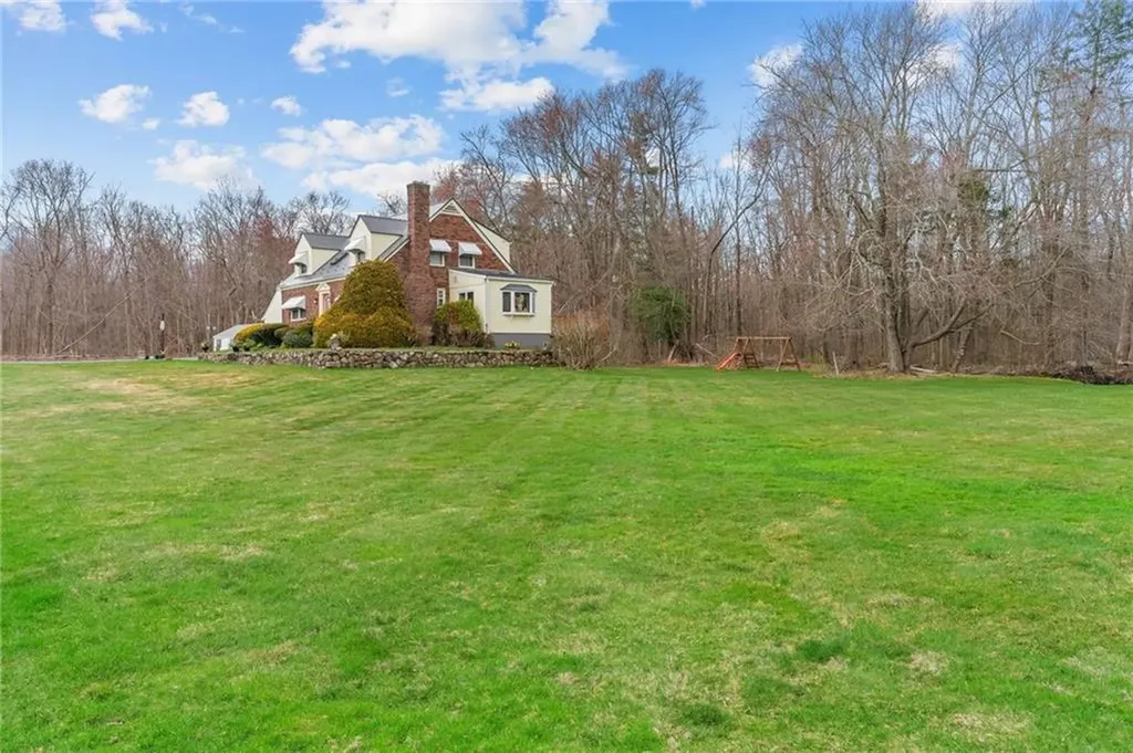 2405 Mendon Road Cumberland RI 02864