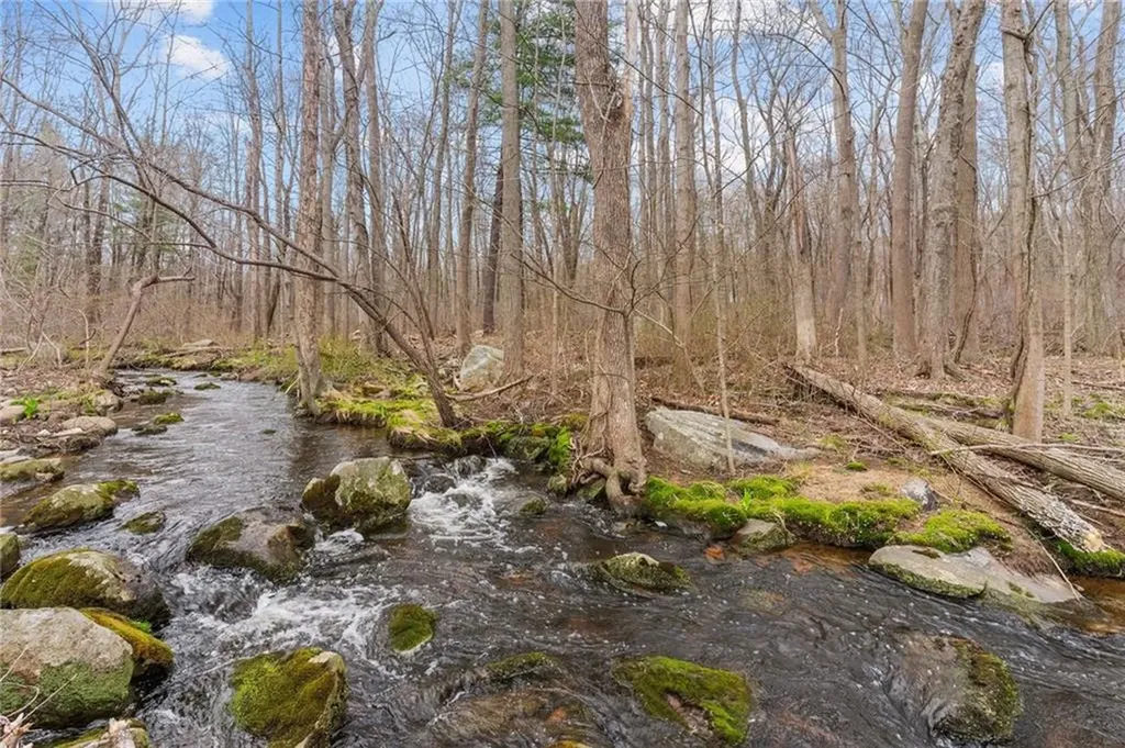 2405 Mendon Road Cumberland RI 02864