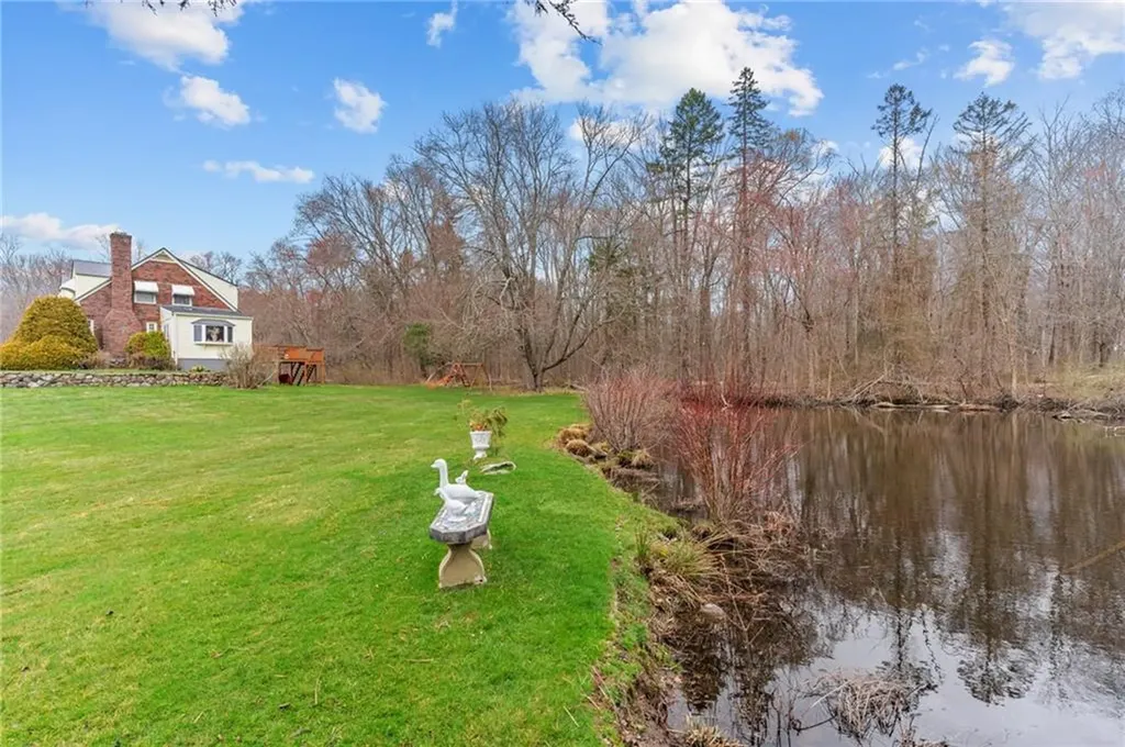 2405 Mendon Road Cumberland RI 02864