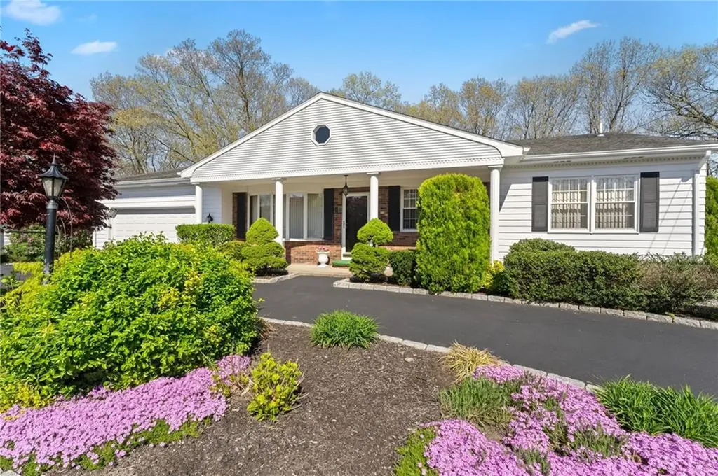 33 Great View Avenue North Providence RI 02904
