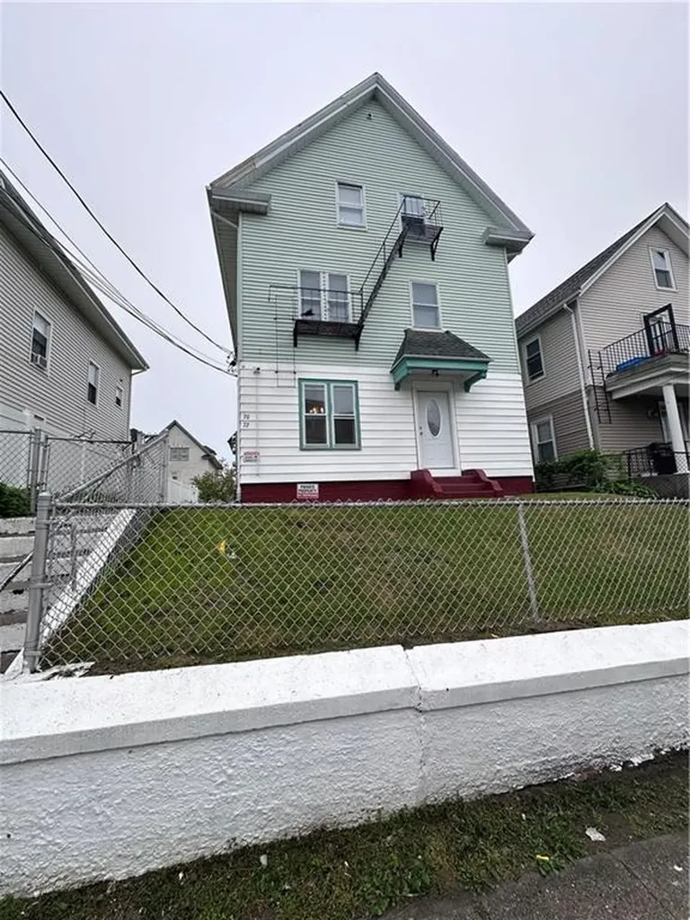 72 Baldwin Street Pawtucket RI 02860