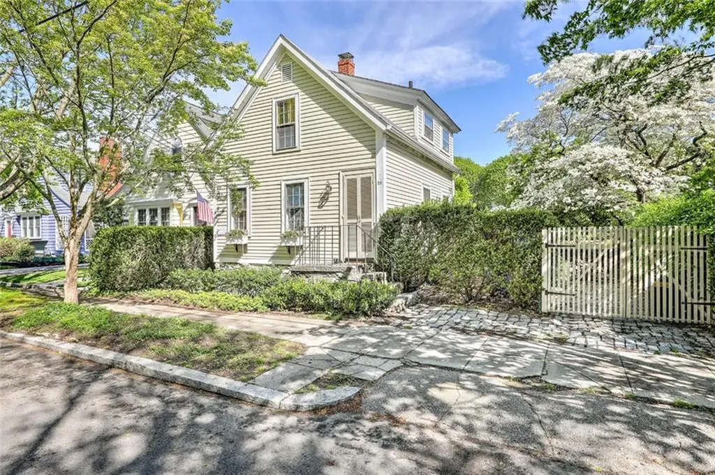 20 Clarendon Avenue Providence RI 02906