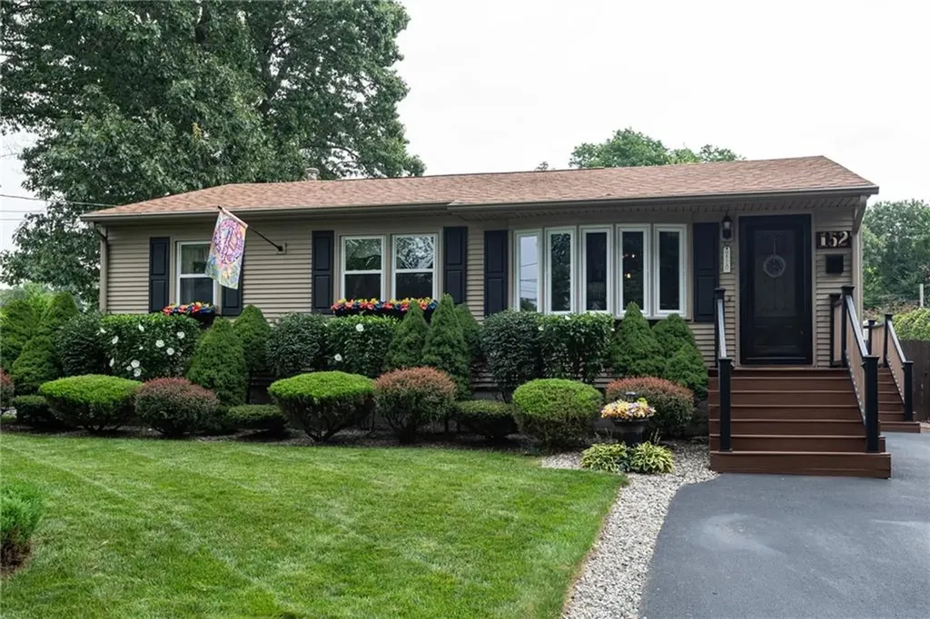 152 Almy Street Warwick RI 02886