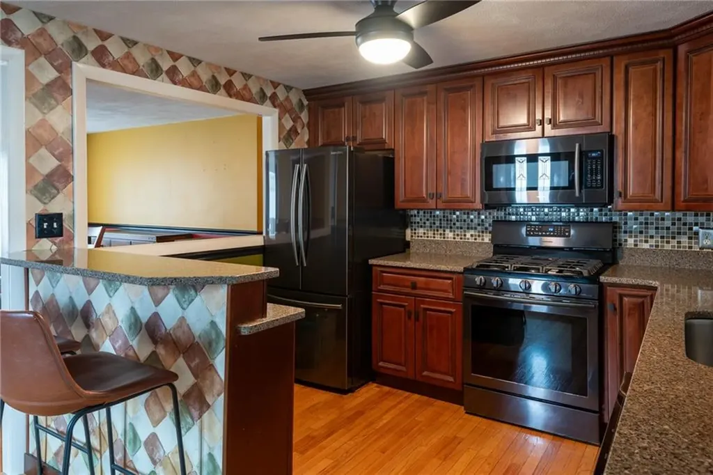 152 Almy Street Warwick RI 02886