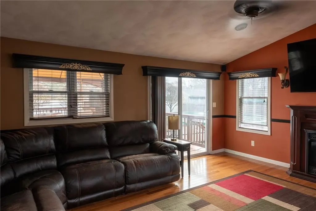 152 Almy Street Warwick RI 02886